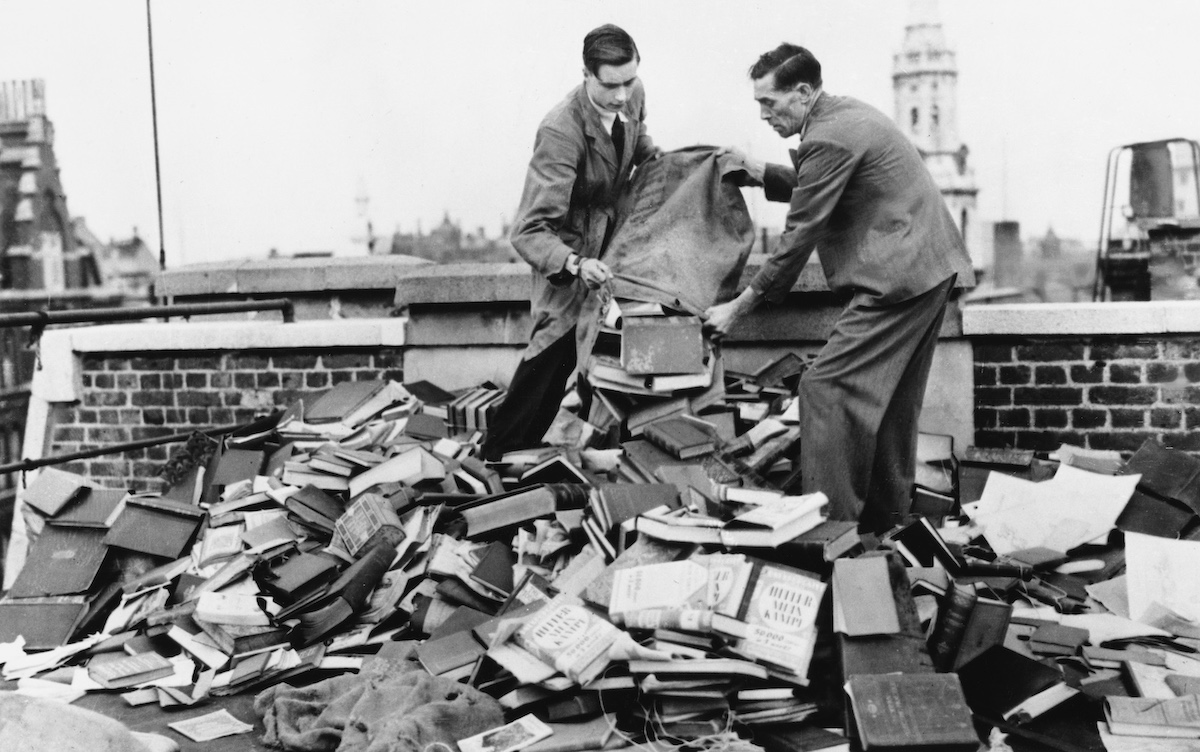 Foyles employees use copies of Adolf Hitler’s Mein Kampf to protect their room from possible German bombs, London, 5 September 1939. Photo by Bettmann Archive/Getty Images.