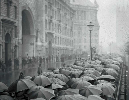 A queue of mourners attend the lying in state of George V at Westminster Abbey, 27 January 1936. 